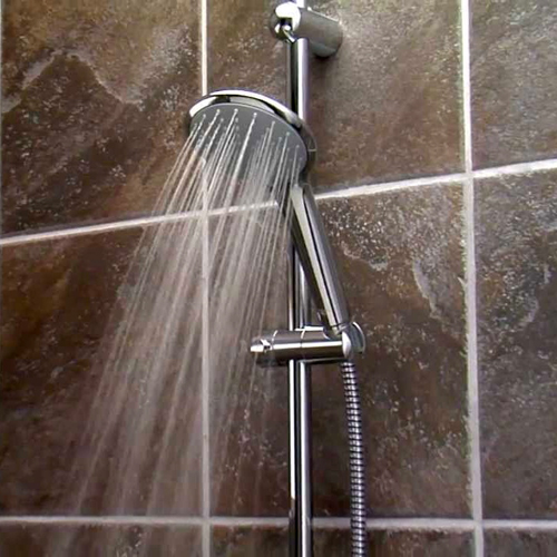 Душова стійка Grohe Euphoria 110 Mono — душова штанга з лійкою, шлангом і поличкою